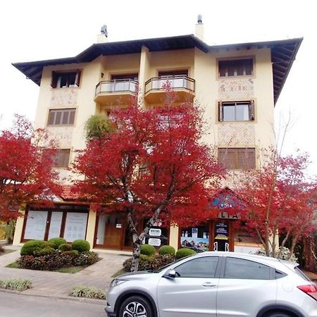 Apartamento Ensolarado No Centro De Gramado Apartment Ngoại thất bức ảnh