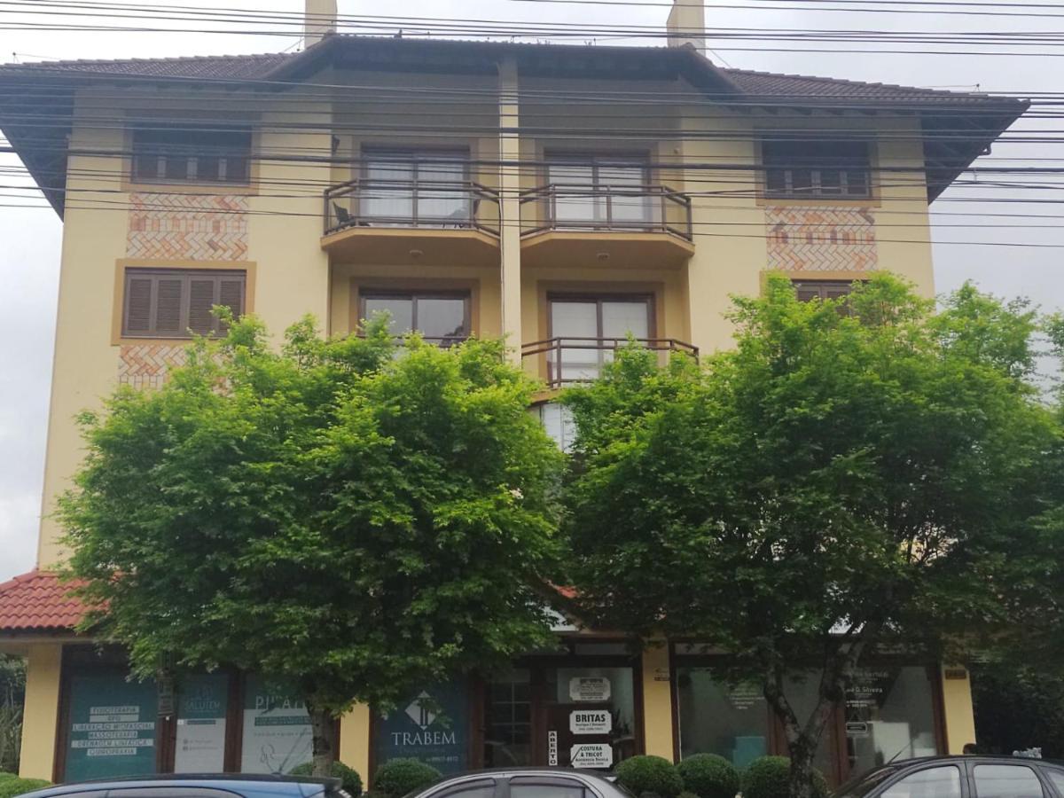 Apartamento Ensolarado No Centro De Gramado Apartment Ngoại thất bức ảnh