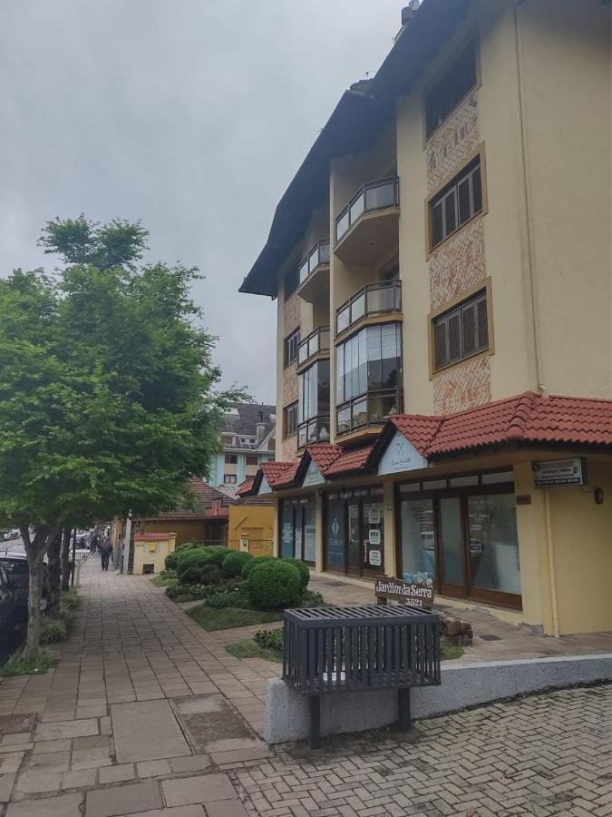 Apartamento Ensolarado No Centro De Gramado Apartment Ngoại thất bức ảnh